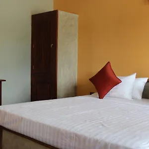 eliphas-resort.kandyhotelsnow.com/